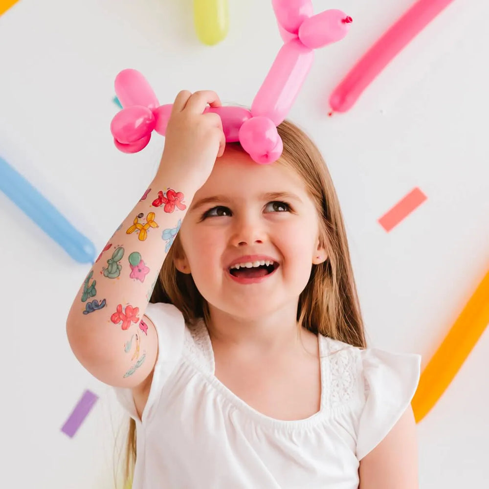Faites la fête avec les tatouages en ballons des animaux